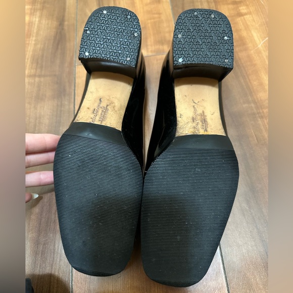 Salvatore Ferragamo Bowtie Black Patent Leather Heeled Shoes - Size 5 - Picture 5 of 14